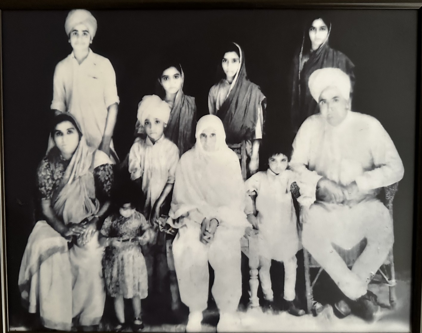 Rais Sardar Dyal Singh with Sardarni Radha Kaur of Kasur, the Rani, the Tikka Sahibs and the Şehzades